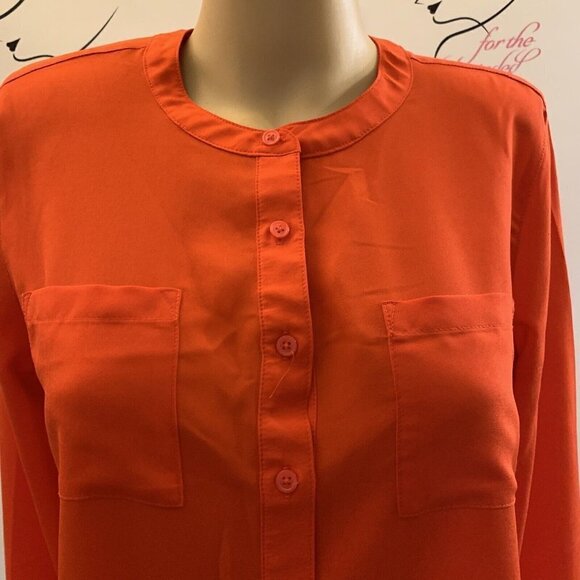 Old Navy. Size M. 1/2 Button Placket Pullover. Long Sleeve, Button Cuff. B88. - Picture 2 of 6